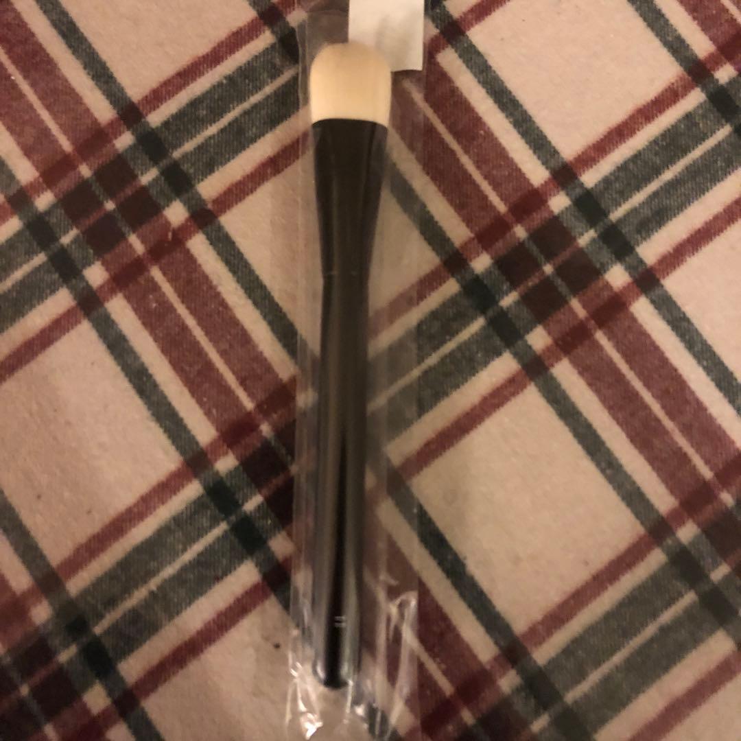 11. SOYO スムース ファンデーション ブラシ