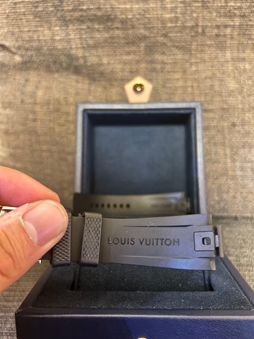 LOUIS VUITTON ブラックラバーベルト