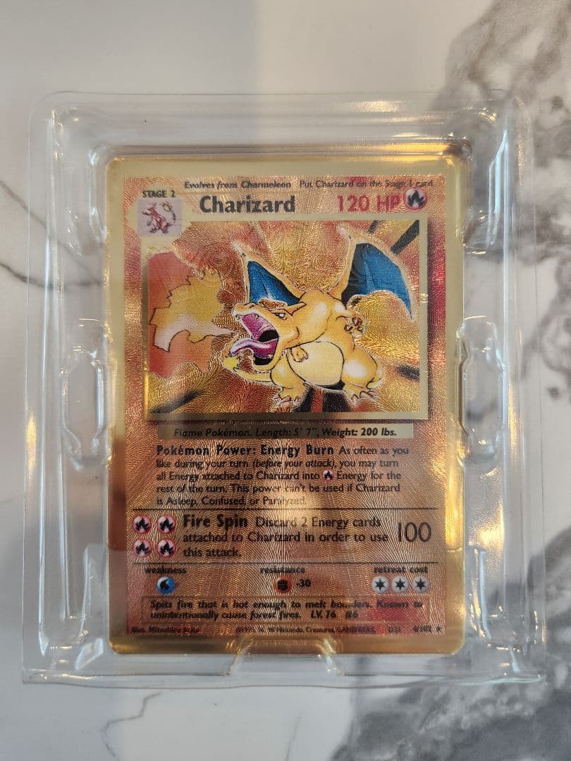 《希少》リザードン　25th メタルカード　ウルトラプレミアムコレクション 公式