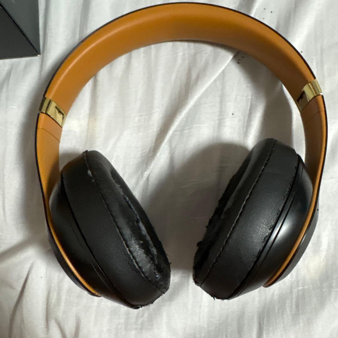 Beats Studio3 Wireless ブラック/ゴールド