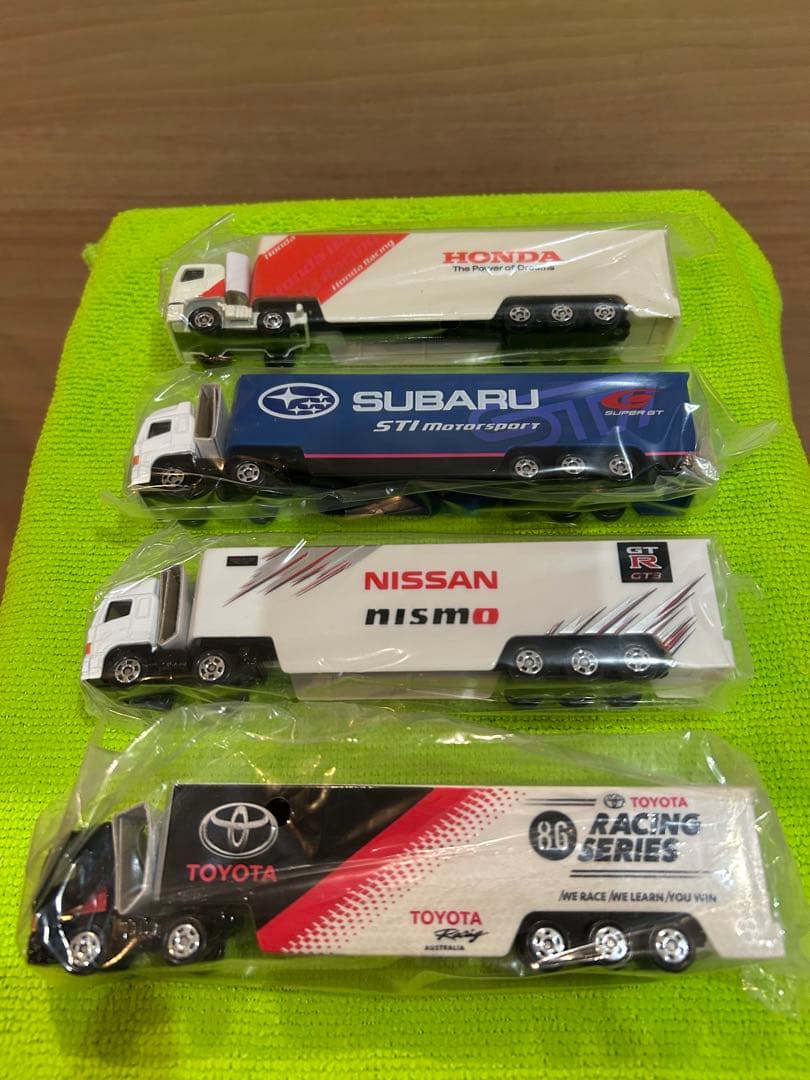 ロング トミカ トランスポーター　ホンダ スバル 日産 トヨタ　4台まとめ売り