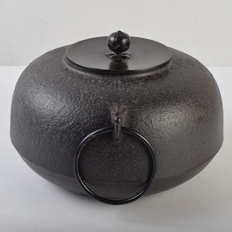 茶道具　人間国宝　釜師　高橋敬典作　菊桐文　平丸政所釜　共箱　V　R9044B