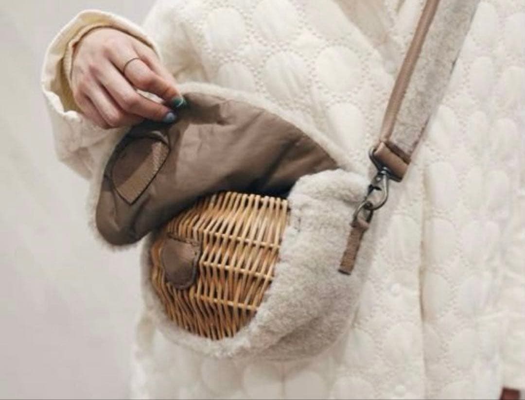 ebagos エバゴス　ウールボア・ボディバッグ（マロングラッセ）