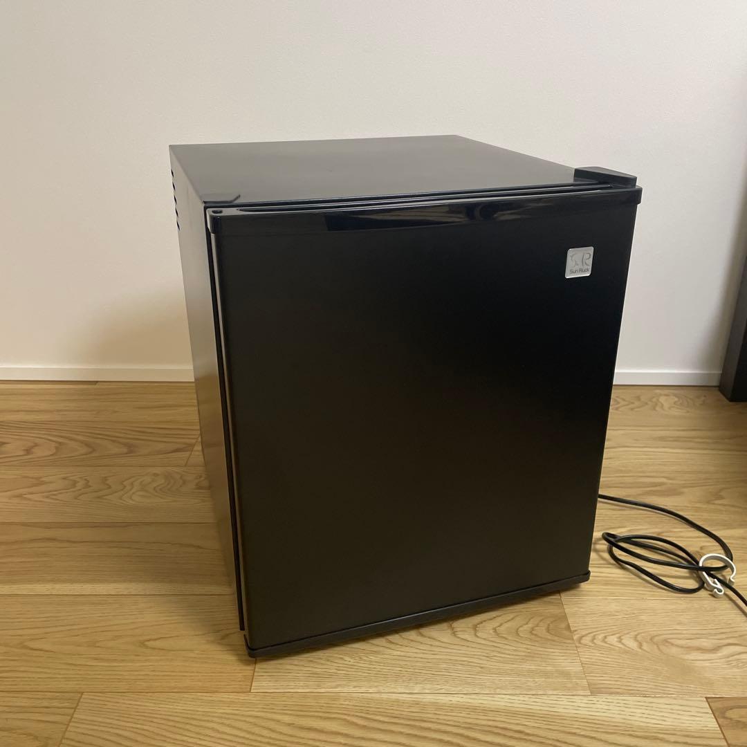 【美品】SR-R4802 コンパクト冷蔵庫 48L