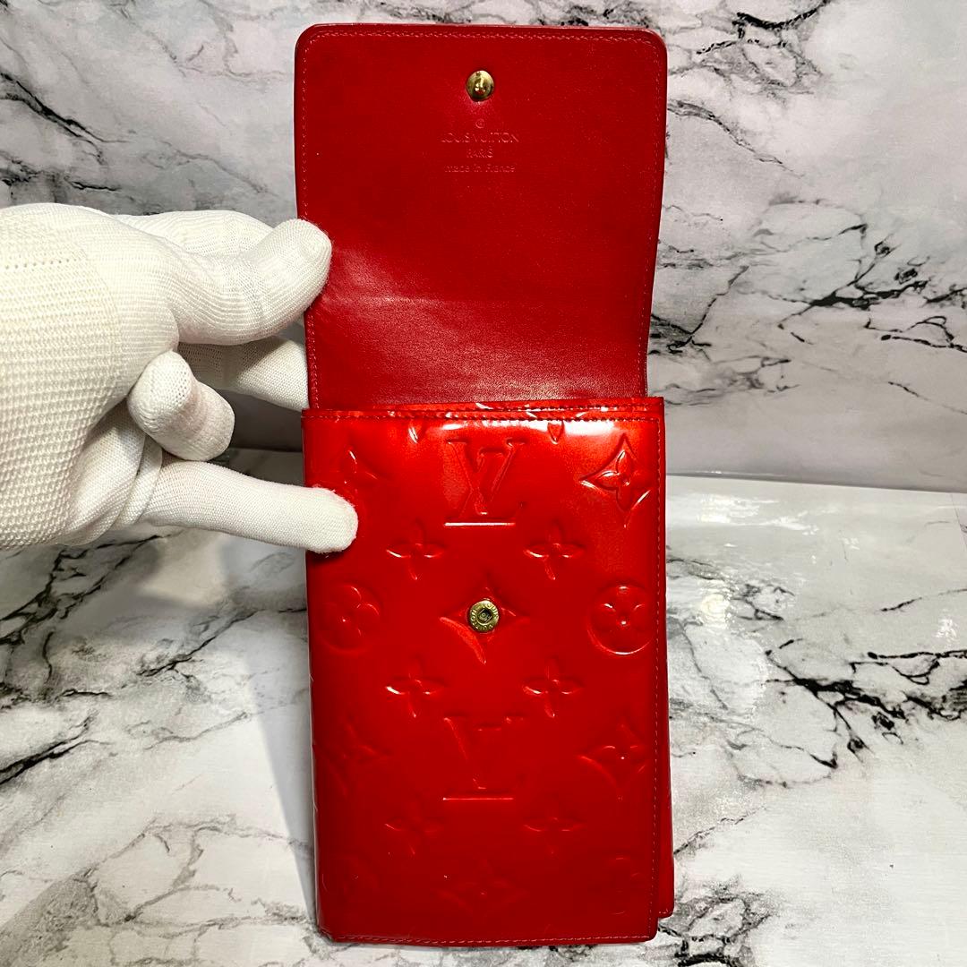 ルイヴィトン　ウォーカーウォレット　レッド