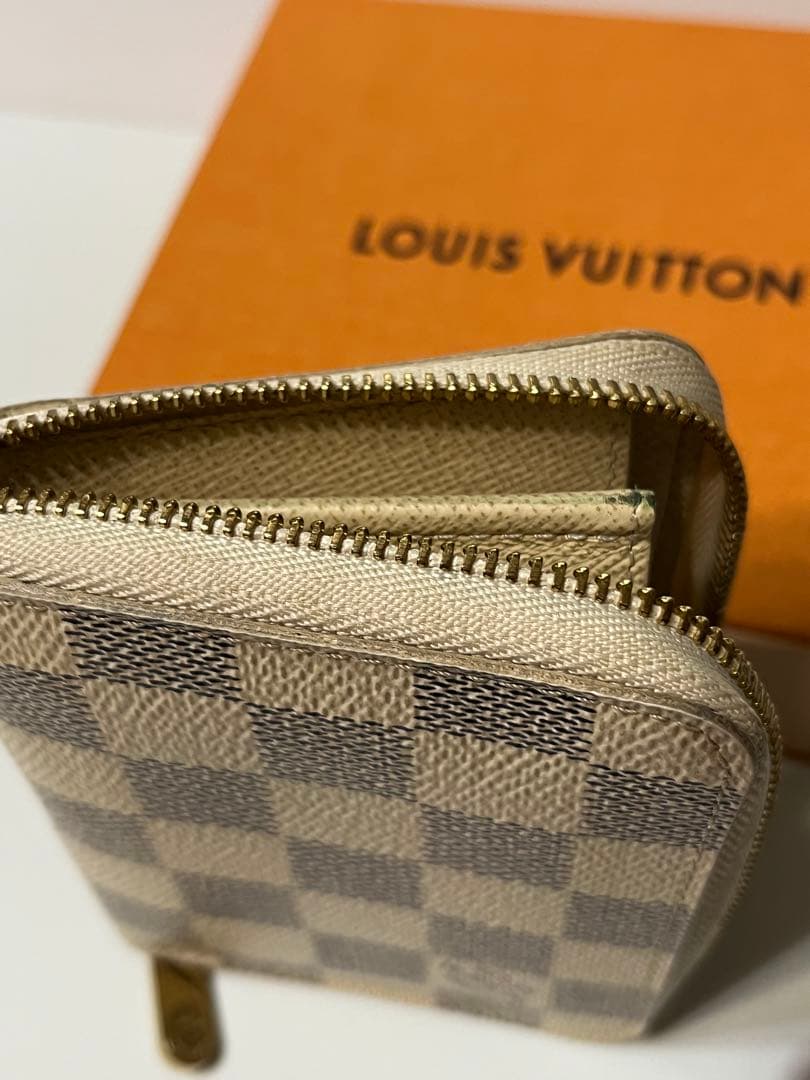 ルイヴィトン ダミエ アズール ジッピー パース コンパクトウォレット 白