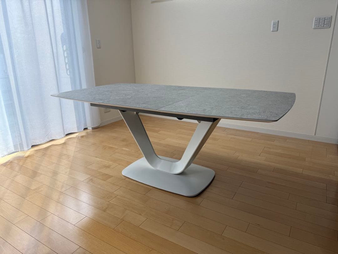 BoConcept Alicante 伸長式ダイニングテーブル