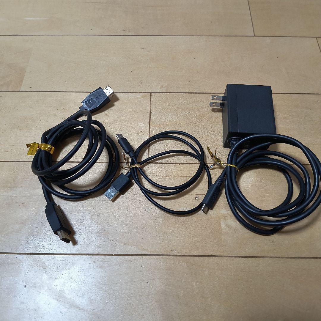 Switch ブラック 本体　コントローラー無　ドックとケーブル付