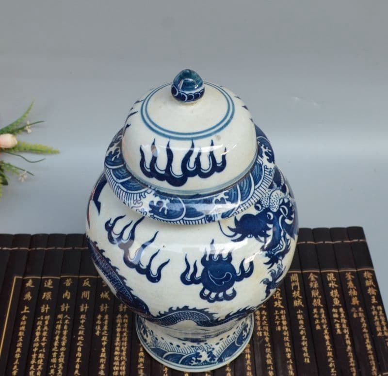 青花  竜戯珠 将軍缶  景徳鎮 陶磁器 装飾品 現代工芸品 美術品 置物