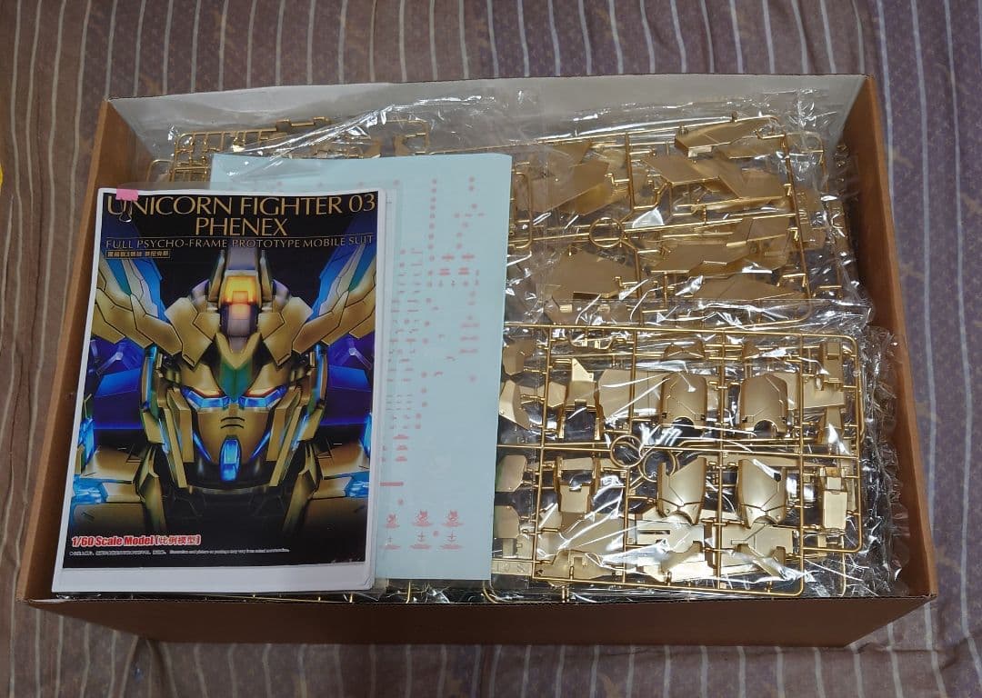 【未組立】1/60ＰＧ　ユニコーンガンダム03 フェネクス+LEDライト　セット