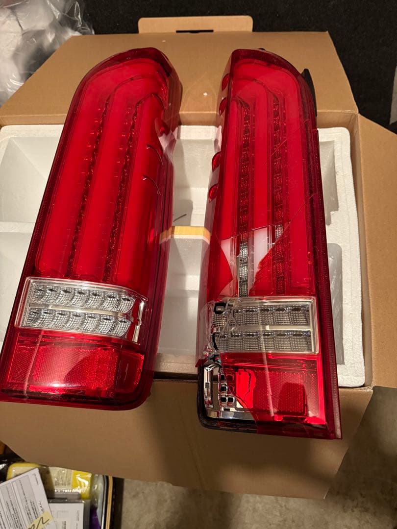 ハイエース200系社外テールランプ