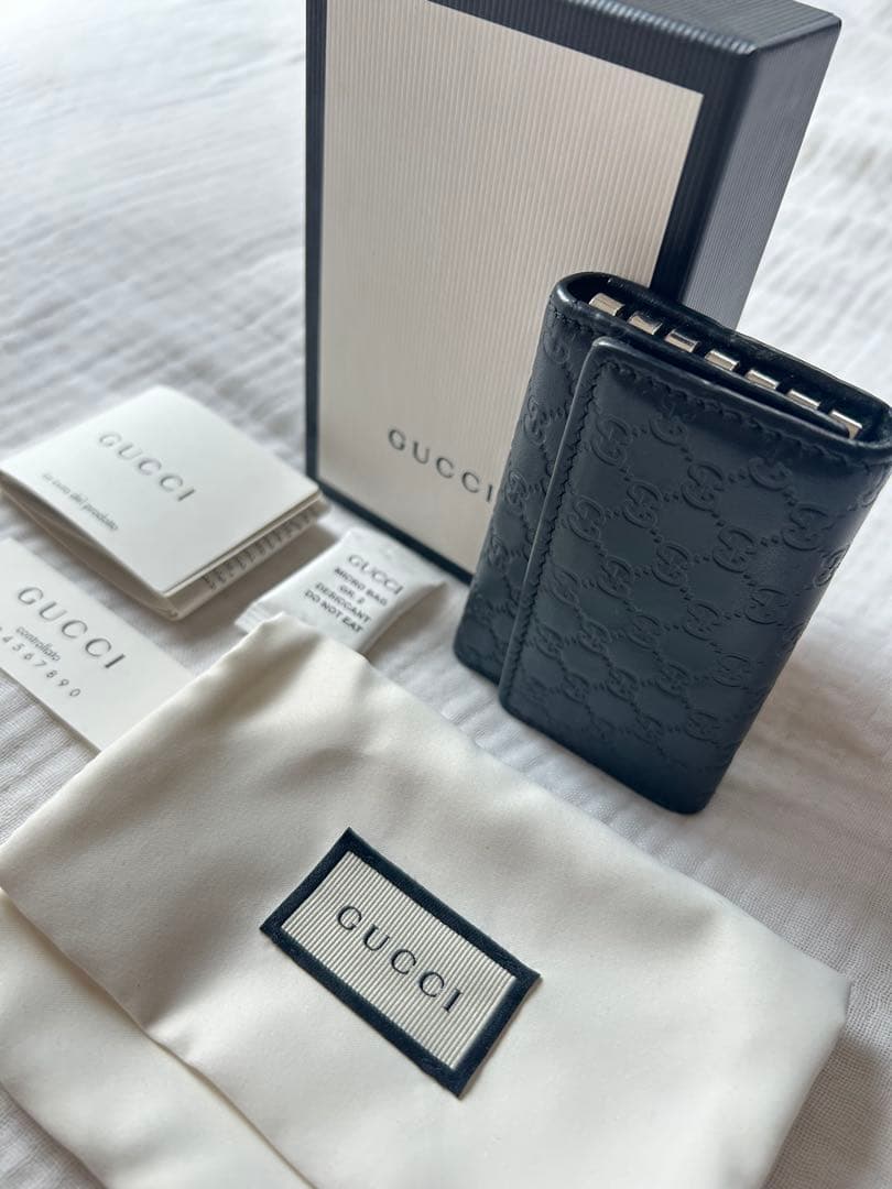 【GUCC】グッチ GG柄　レザー　キーケース