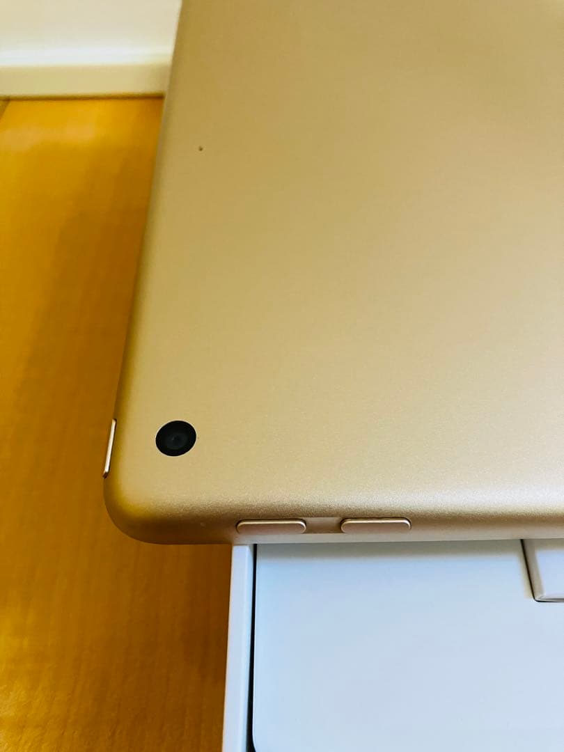 【極美品】iPad 第5世代 128GB Wi-Fiモデル/シルバー/動作良好