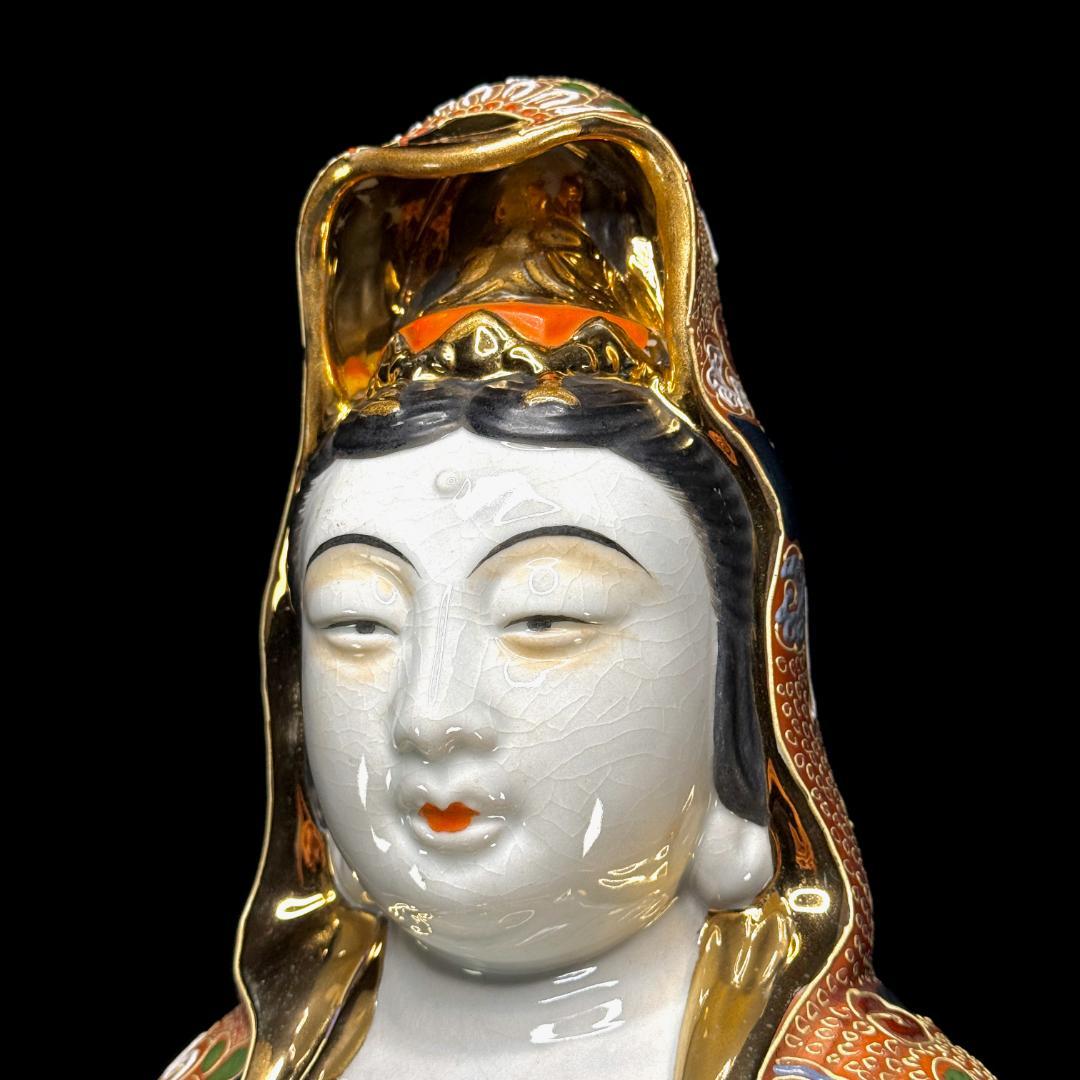 九谷焼　観音像　彩釉と金彩が調和する、気品ある観音立像。　高さ61㎝