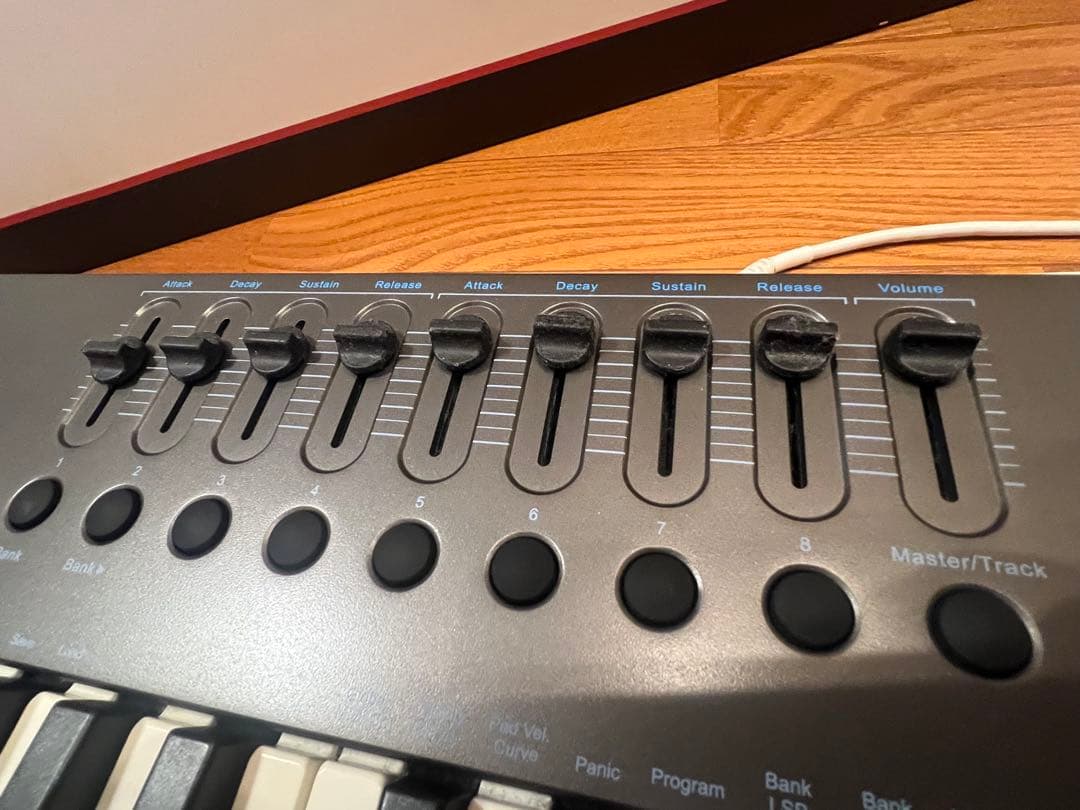 Nektar Technology IMPACT LX61+ MIDIキーボード