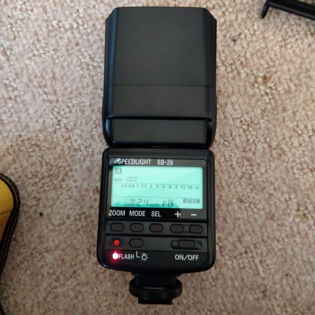 Nikon F100 一眼レフカメラ　＋MB15＋SB28