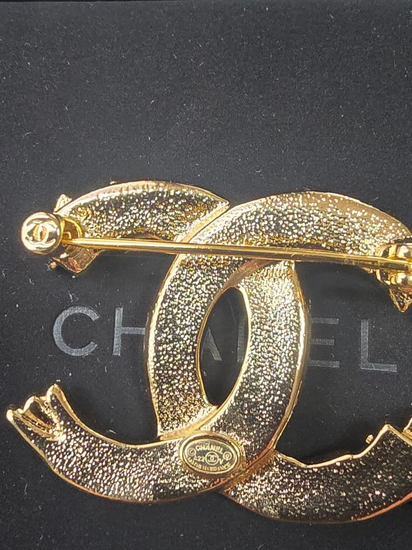 ココマーク ブローチ新品　ジェニー着用シャネルブローチ