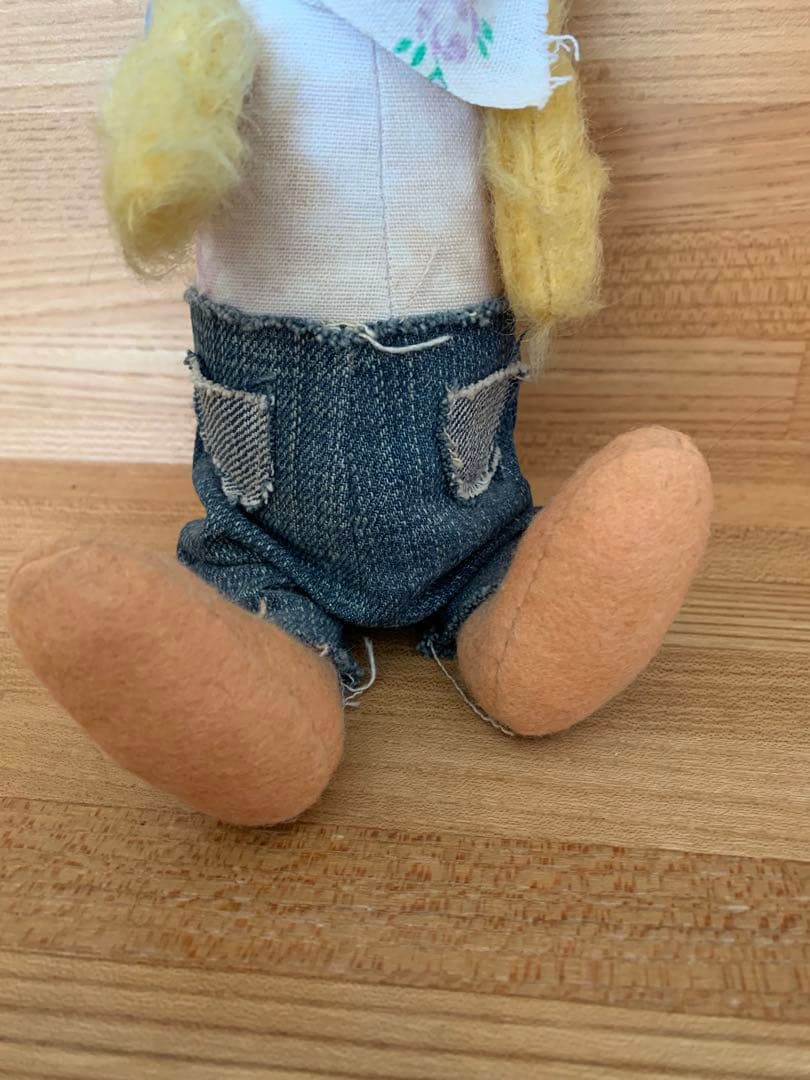 デニムパンツ　ヒヨコ　とり　人気作家　ヒッピーココさん