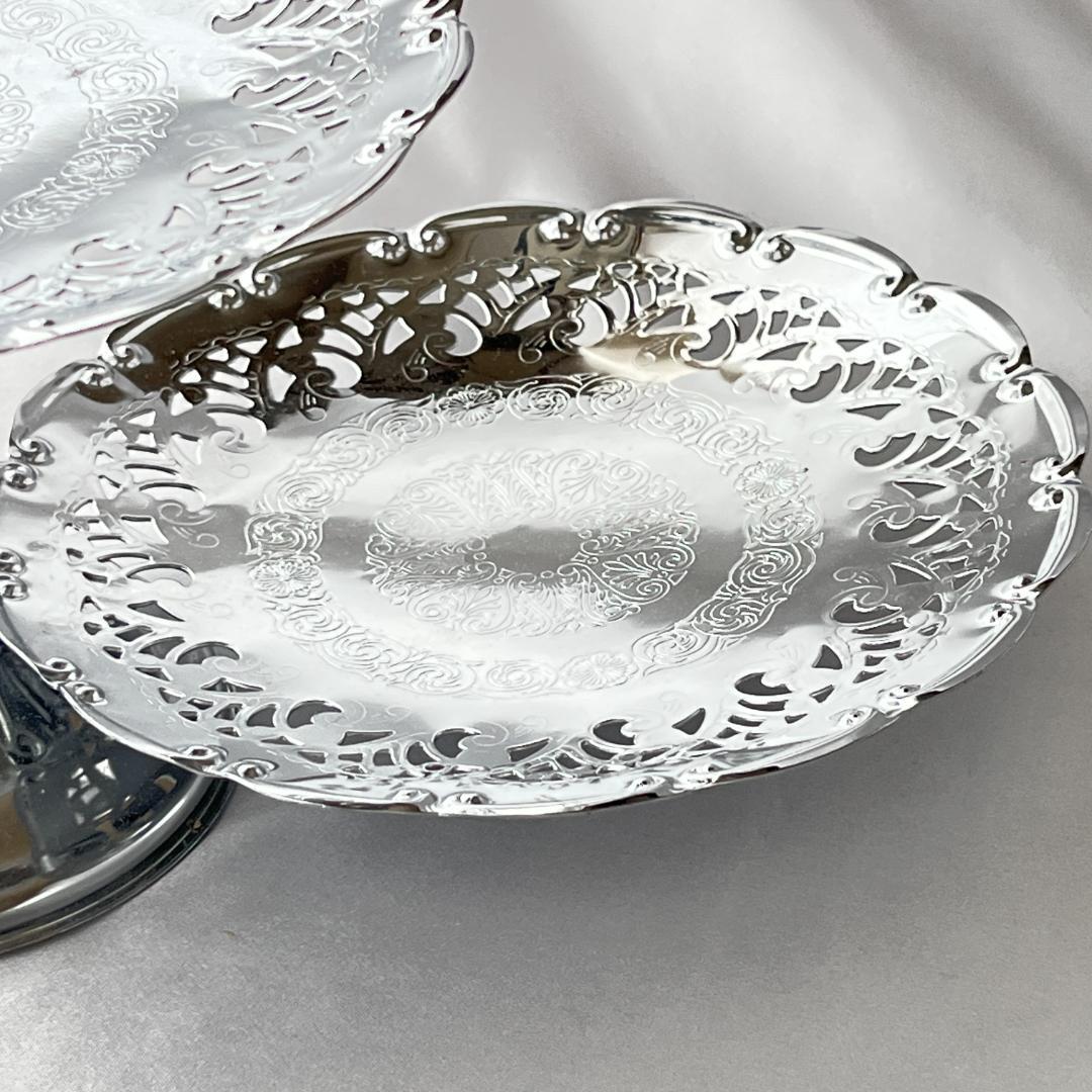 【英国】 エンボスと透かしのケーキスタンド バタフライ式