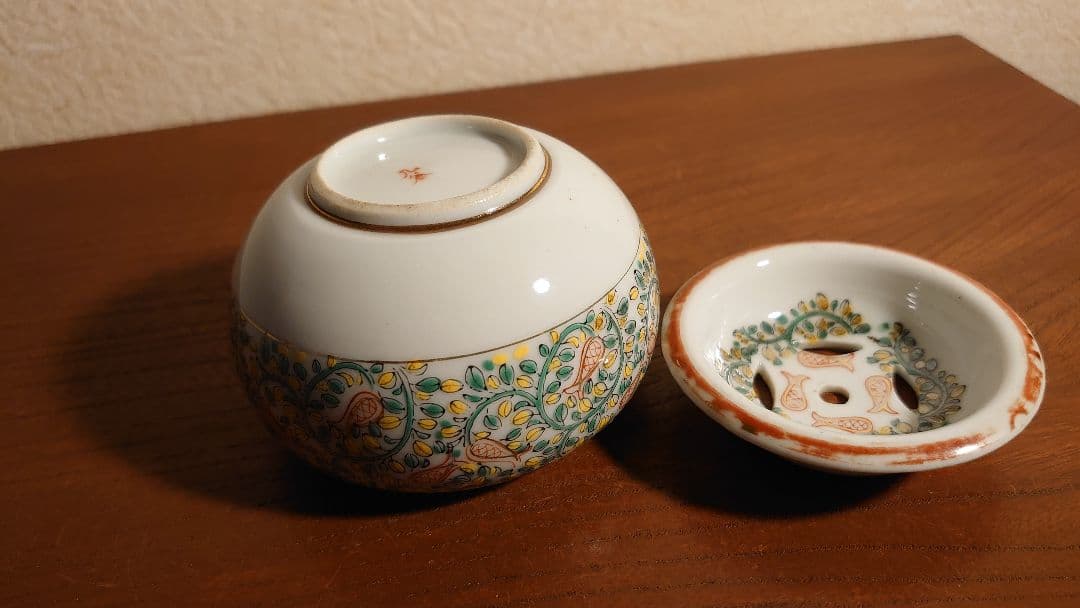 九谷焼　香炉　こぼし　花詰　鏑木　九谷鏑木　蔓草文　魚文　明治九谷　１客