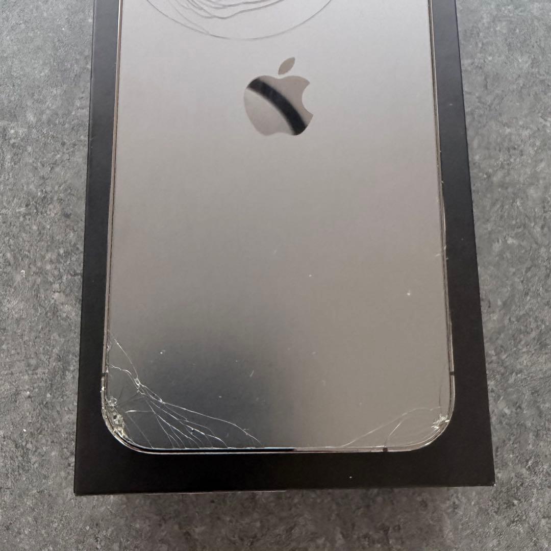 iPhone13 PRO 256GB グラファイト 背面ヒビ有り 動作問題なし