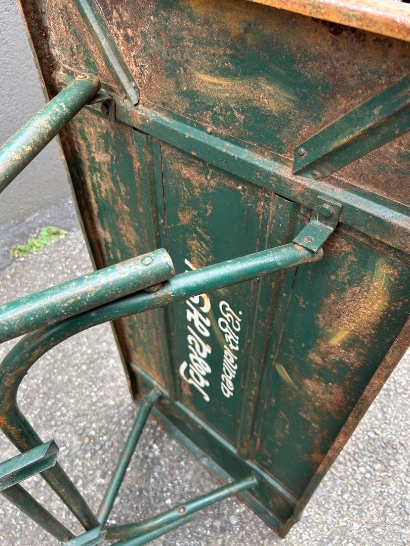 ビンテージ　折りたたみ式金属テーブル