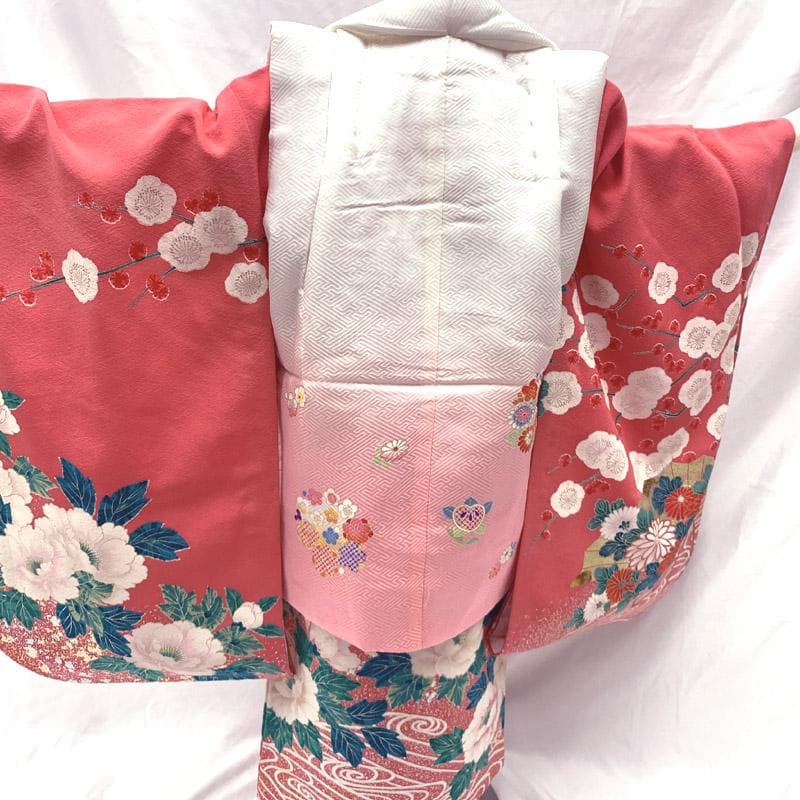 509ag38■七五三 三歳 女児 着物&被布&長襦袢 金彩 牡丹 扇■良好