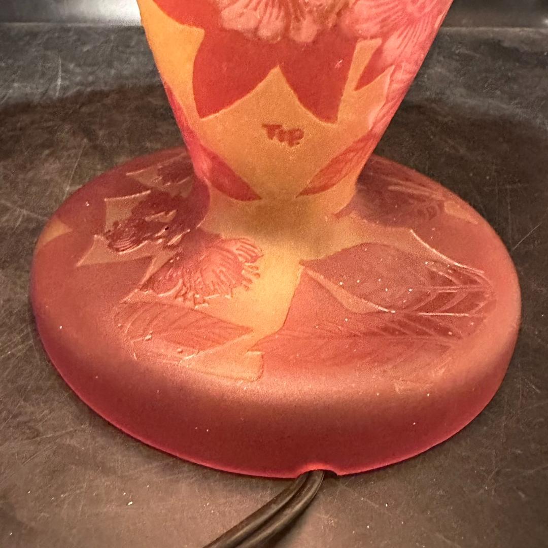 エミールガレ　 二灯ランプ 　林檎紋　カメオ彫り　被せガラス　高さ50ｃｍ