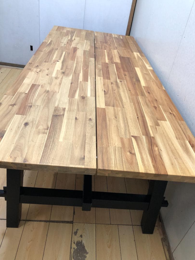 送料無料 IKEA SKOGSTA スコグスタ ダイニングテーブル 250903