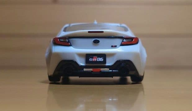 1/32トヨタGR86プラモデル青島文化教材社白色　完成品ミニカー中古品
