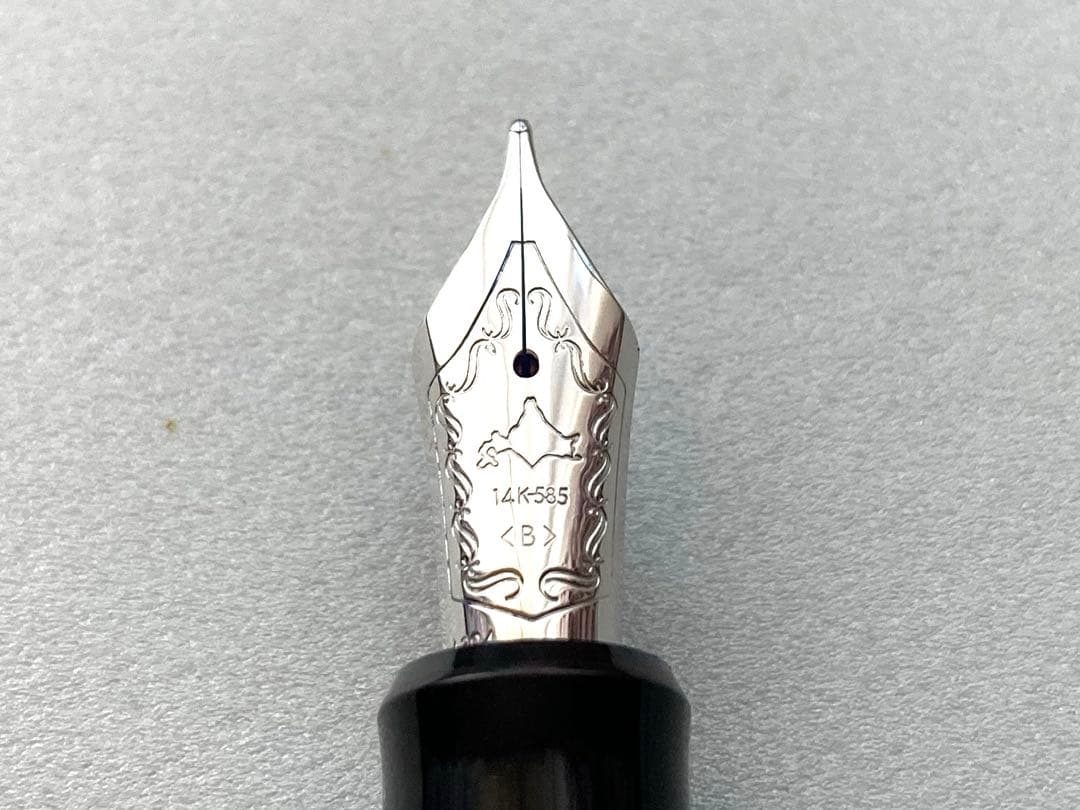 北海道 刻印入り PILOT パイロット 万年筆 黒