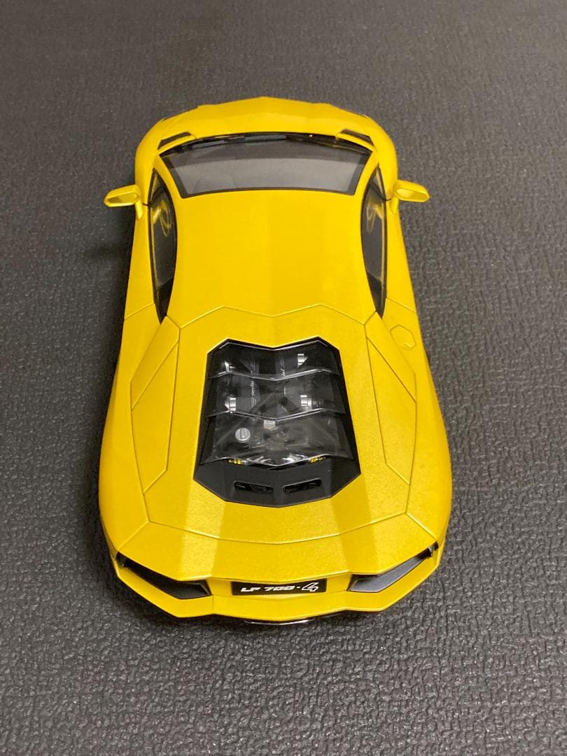 1/18 オートアート ランボルギーニ アヴェンタドール LP700－4