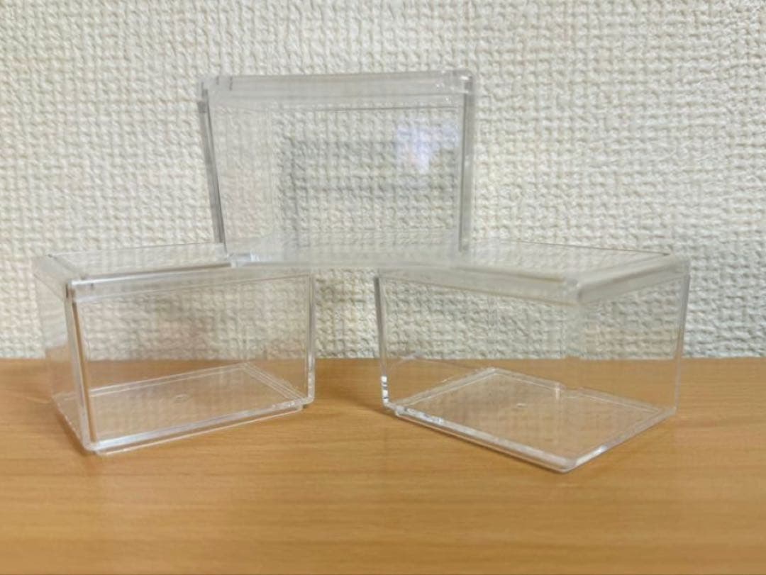 ７番の3と4、２番の7と8、3番の5と9、透明ケース*3、黒色蓋付き*3