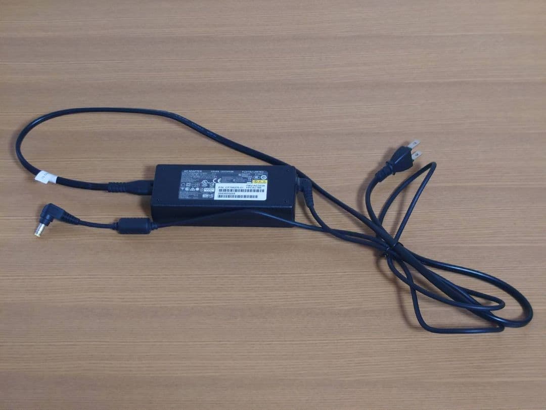 富士通　ノートPC　NH90/E2　FMVN90E2B　17.3型　ブラック