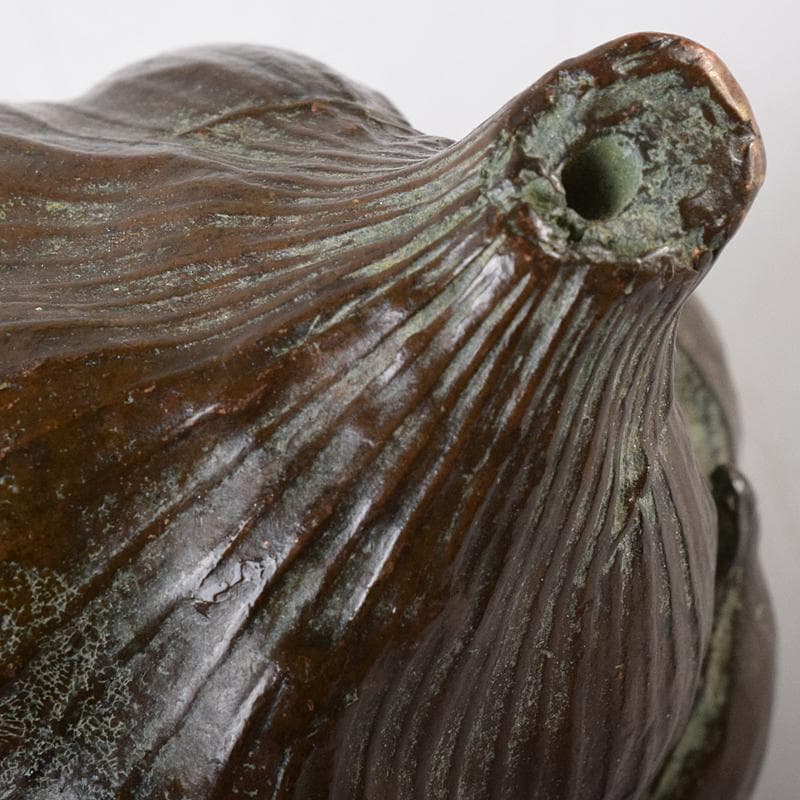 金工名品　古銅宣徳銅　大蒜　置物　紙鎮　在銘　C　8330E