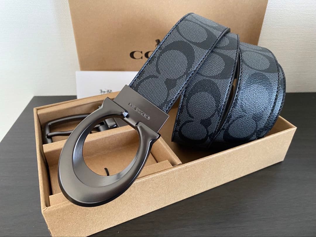SALE♪コーチ　新品　リバーシブル　シグネチャー　ベルトセット