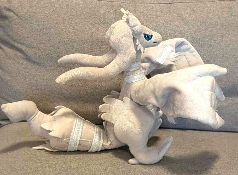 ポケモン　レシラム　ぬいぐるみ　タカラトミー製