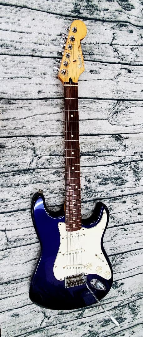 Fender STRATOCASTER　エレキギター　濃紺・ネイビー