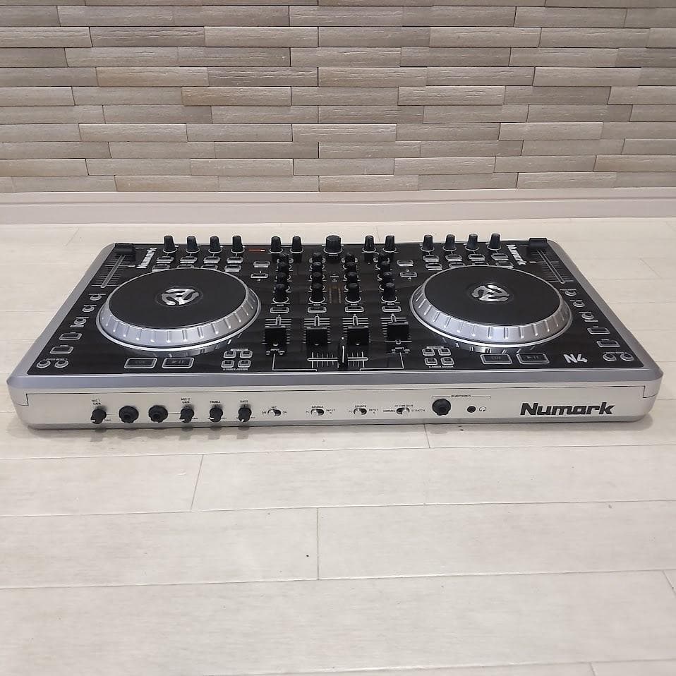 Numark N4 DJコントローラー リアルミキサ搭載 4デッキ ヌマーク