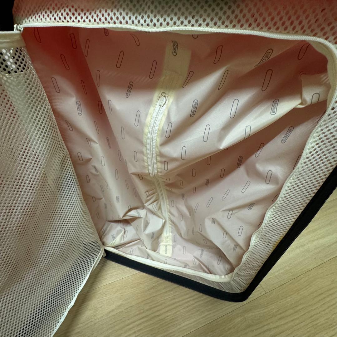 希少！リモワ　サルサエアー　キャビン　4輪　820.52 赤　機内持ち込み可