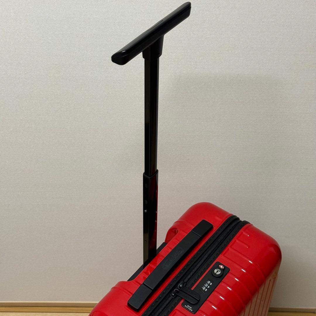 希少！リモワ　サルサエアー　キャビン　4輪　820.52 赤　機内持ち込み可