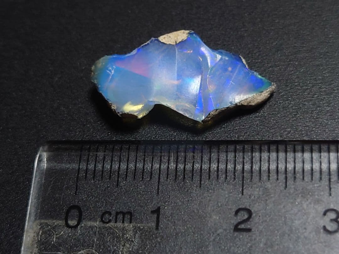 プレシャスオパール 原石 多色　ジュエリー　グレード　エチオピア　鉱物