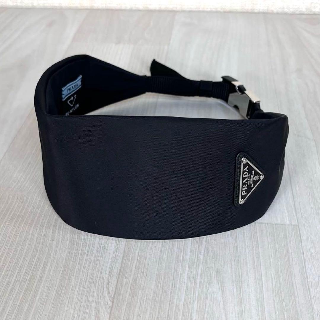 【美品】PRADA/プラダ　ヘアバンド　リナイロン　三角ロゴ　近年モデル　黒