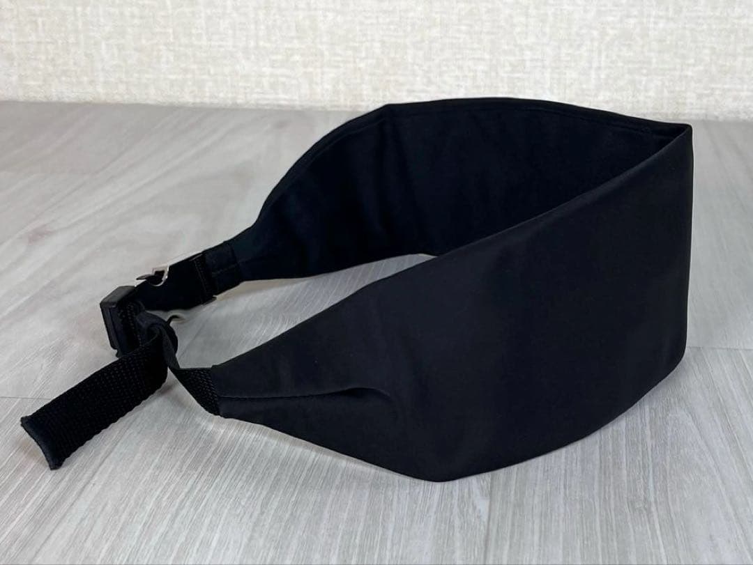 【美品】PRADA/プラダ　ヘアバンド　リナイロン　三角ロゴ　近年モデル　黒