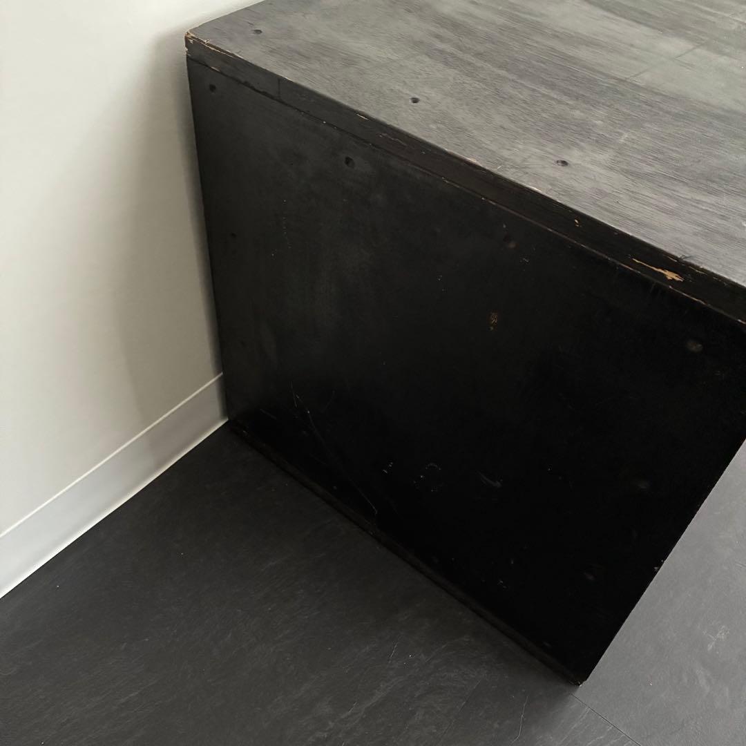 黒ペイント キューブ型木箱① 展示台 スツール 椅子 オブジェ 古道具