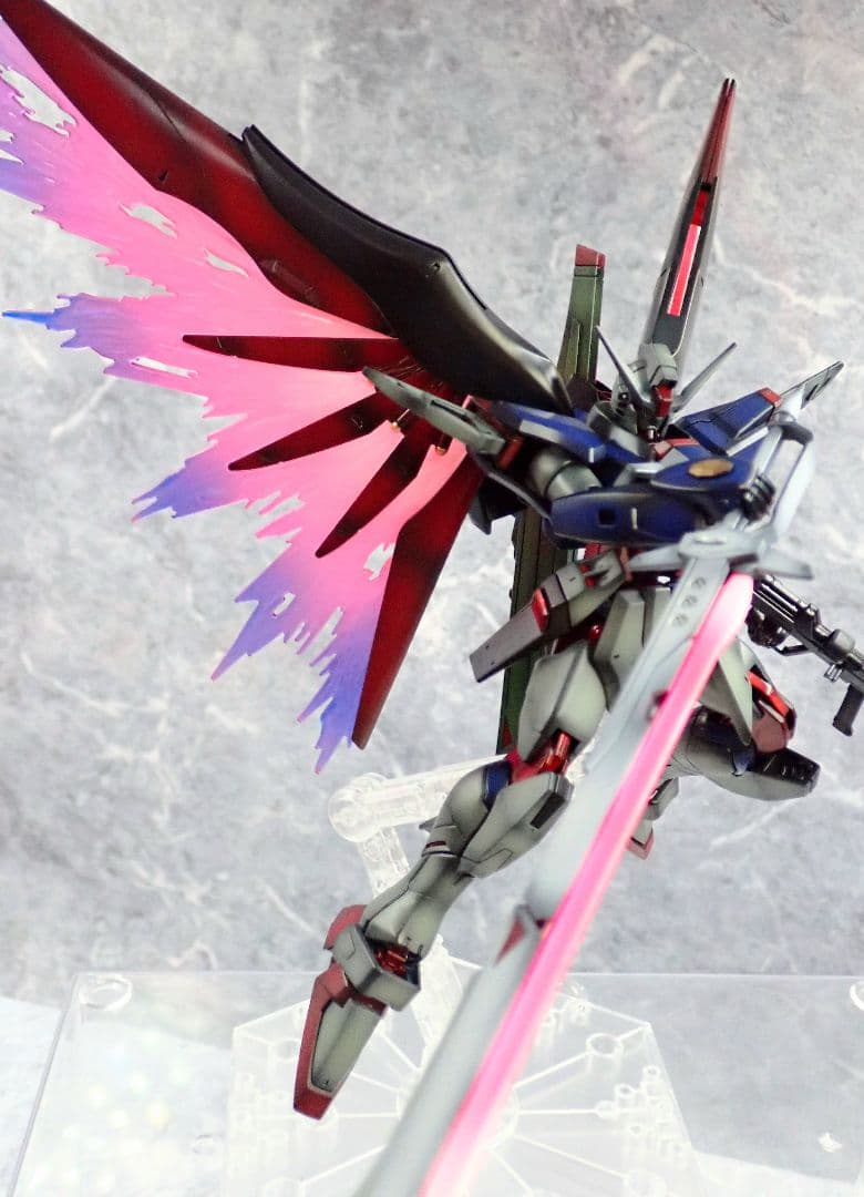 HGデスティニーガンダム、イモータルジャスティスガンダム 全塗装 ガンプラ完成品