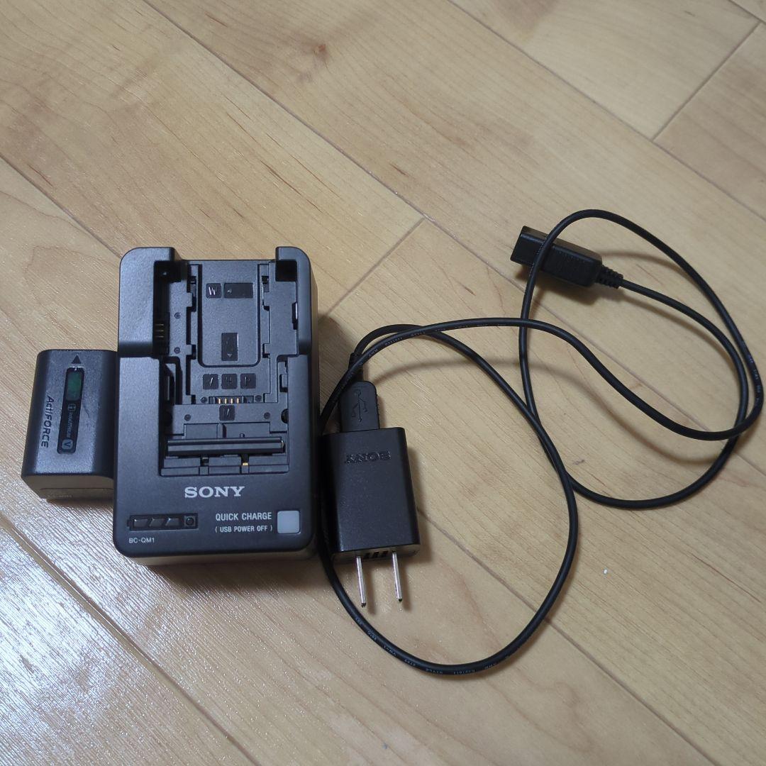 SONY HDビデオカメラ レッド 本体と充電器付き