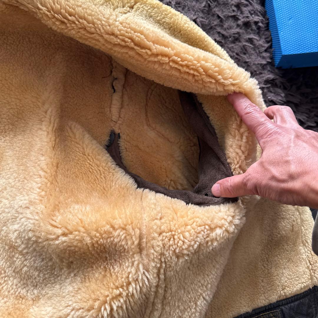 再評価3倍以上価値‼️お宝‼️フライトジャケット米国海軍仕様M445皮の素材を変更