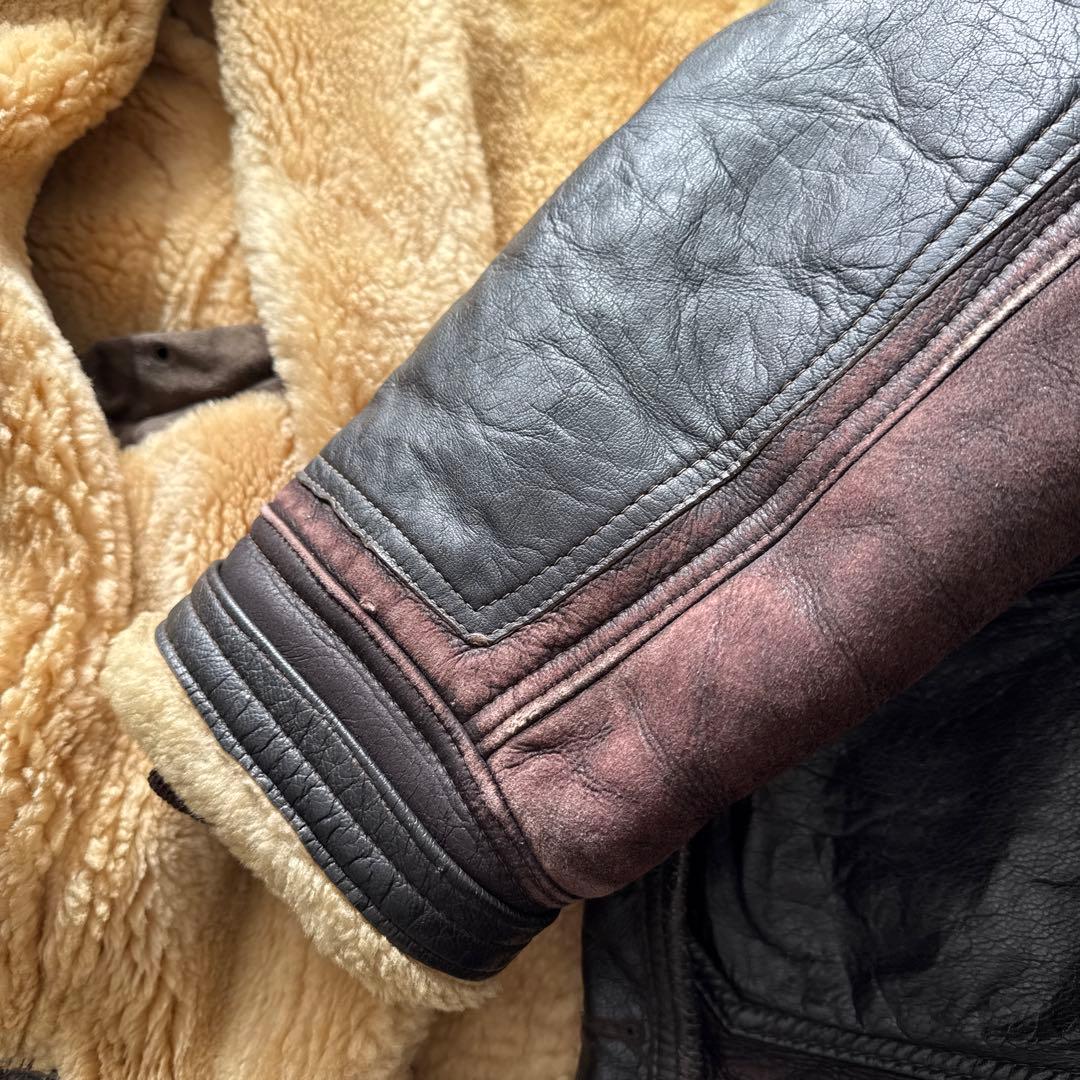 再評価3倍以上価値‼️お宝‼️フライトジャケット米国海軍仕様M445皮の素材を変更