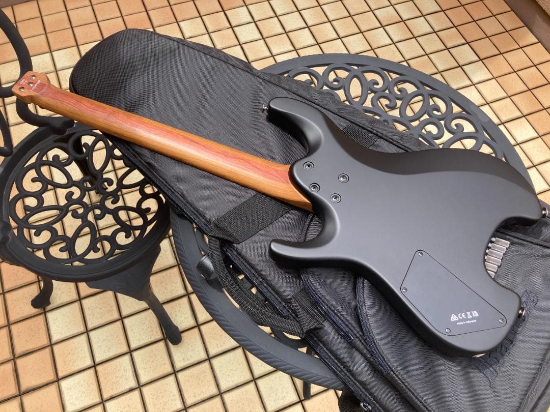 Ibanez QX52-BKF ケース付き